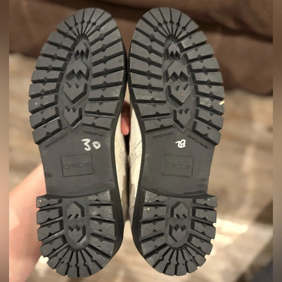 Bebe Women's White Dorienne B Studded Quilted Lace Up Combat Boots Size US 7.5 - Picture 3 of 10